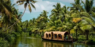 Immersive Tourism : Best Luxury Houseboat, Kumarakom Luxury Houseboat