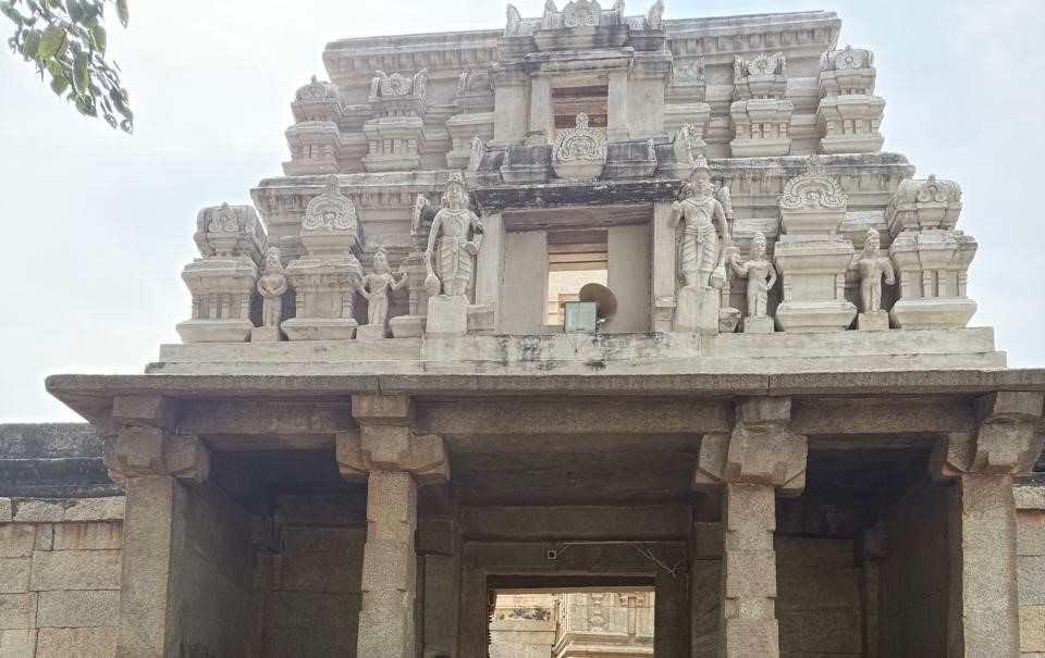 Lepakshi Temple